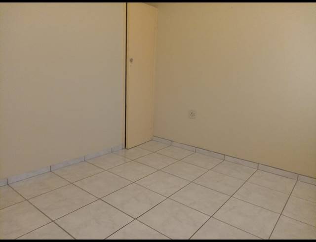 2 BEDROOM APARTMENT FOR SALE IN VANDERBIJLPARK CW 3